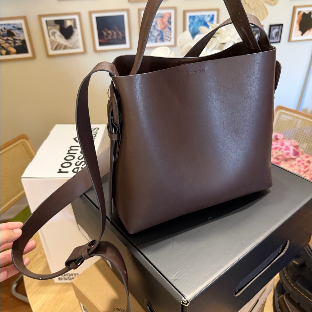 Minimal Vegan Leather Tote Bag in Dark Brown